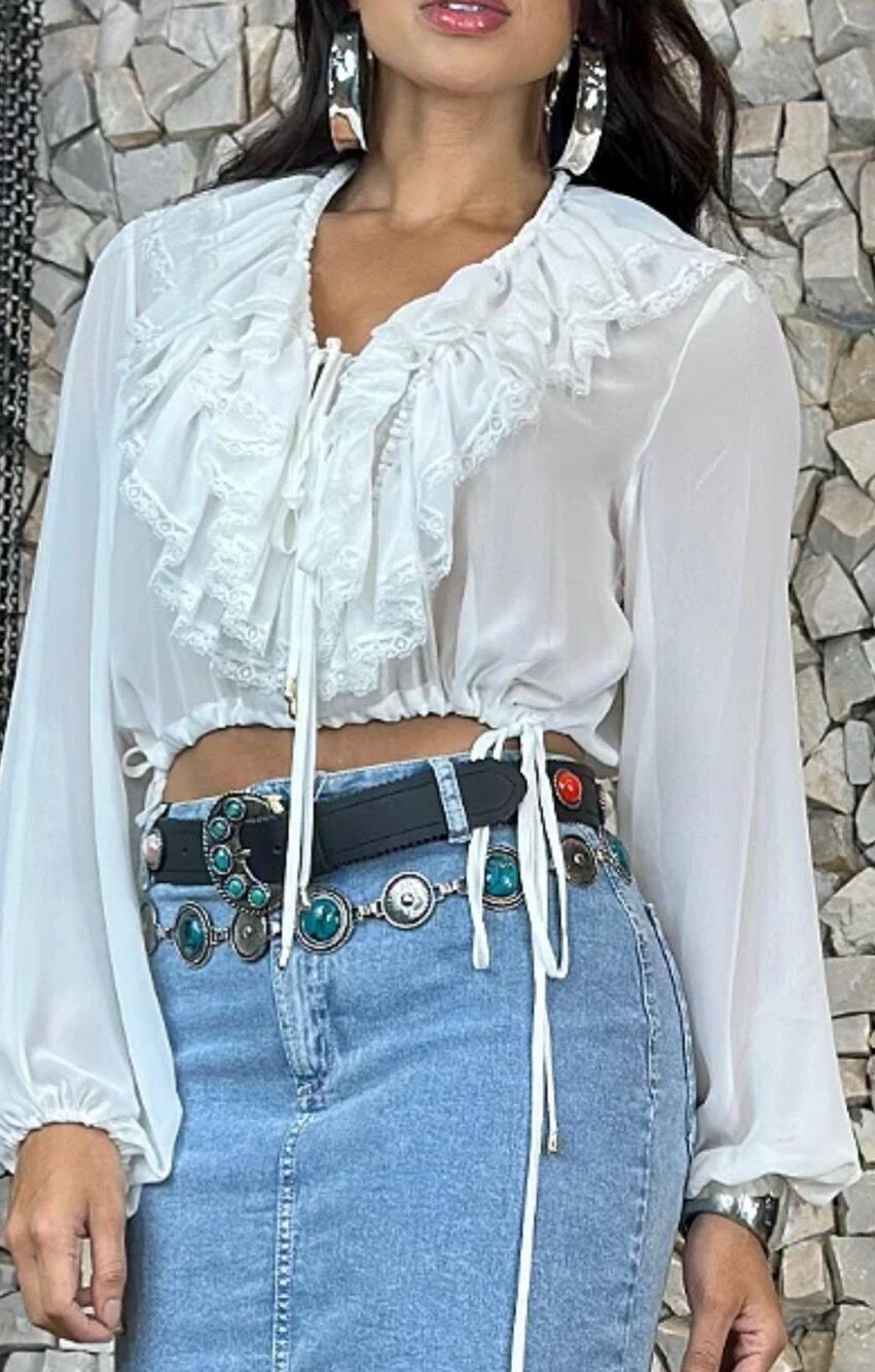 Brazilian Brand Caos Women’s Off White Blouse With Lace And Ruffles.